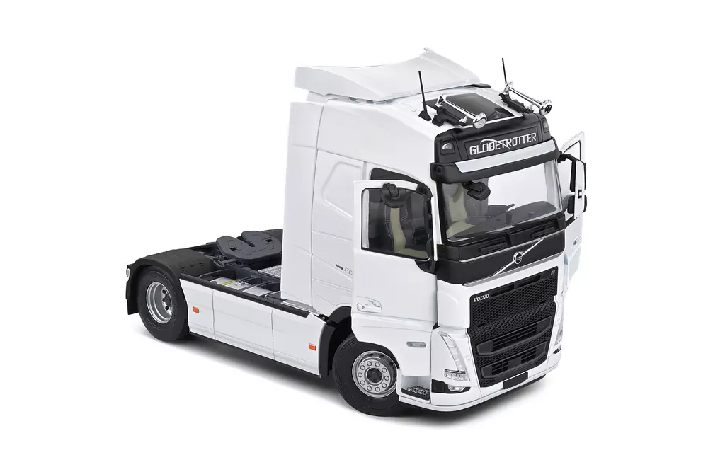 VOLVO FH16 GLOBETROTTER XL - 2021 (INCLUYE CALCOMANÍAS PARA PERSONALIZACIÓN)