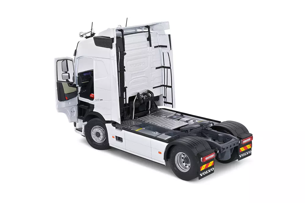 VOLVO FH16 GLOBETROTTER XL - 2021 (INCLUYE CALCOMANÍAS PARA PERSONALIZACIÓN)