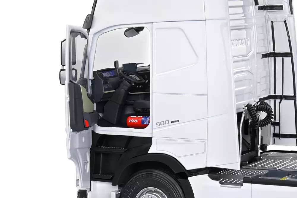 VOLVO FH16 GLOBETROTTER XL - 2021 (INCLUYE CALCOMANÍAS PARA PERSONALIZACIÓN)