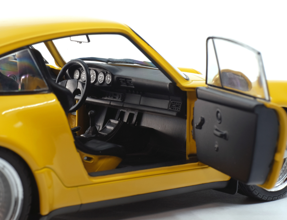 PORSCHE 911 CARRERA 3.8 RS (964) - 1990