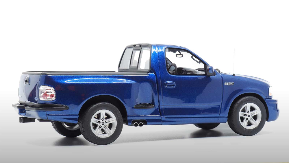 FORD  F-150 SVT LIGHTNING PICK-UP - 2003 