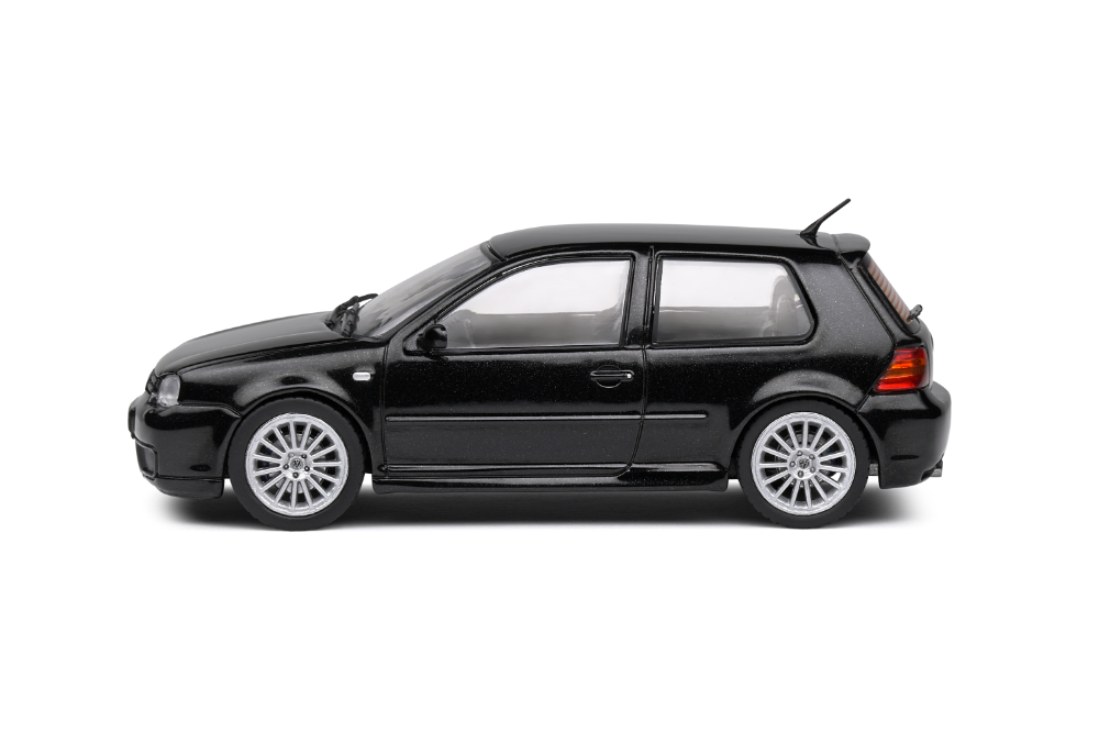 VW GOLF IV R32 – 2003