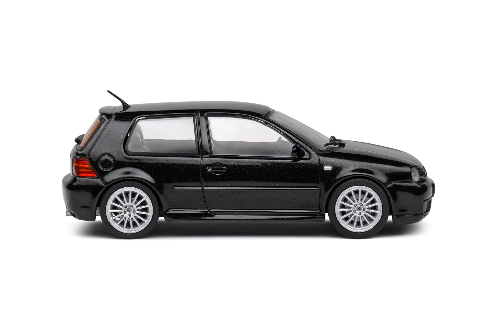 VW GOLF IV R32 – 2003