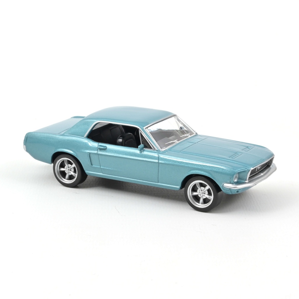 FORD MUSTANG ET CARAVANE AIRTREAM -1968