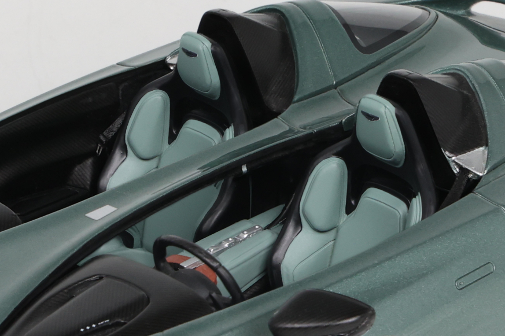 ASTON MARTIN V12 SPEEDSTER - 2021