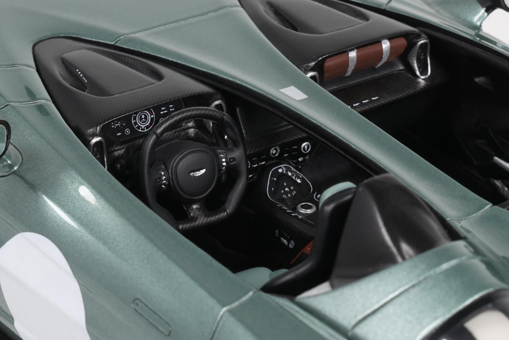 ASTON MARTIN V12 SPEEDSTER - 2021
