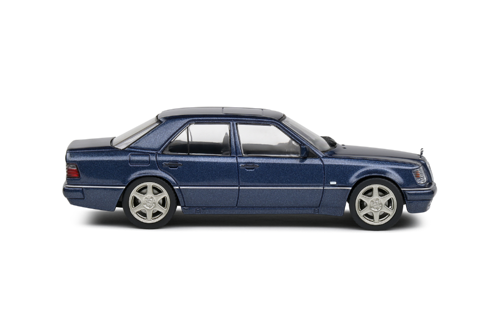 1:43 MERCEDES-BENZ W124 E60 AMG NAUTICAL BLUE 1994