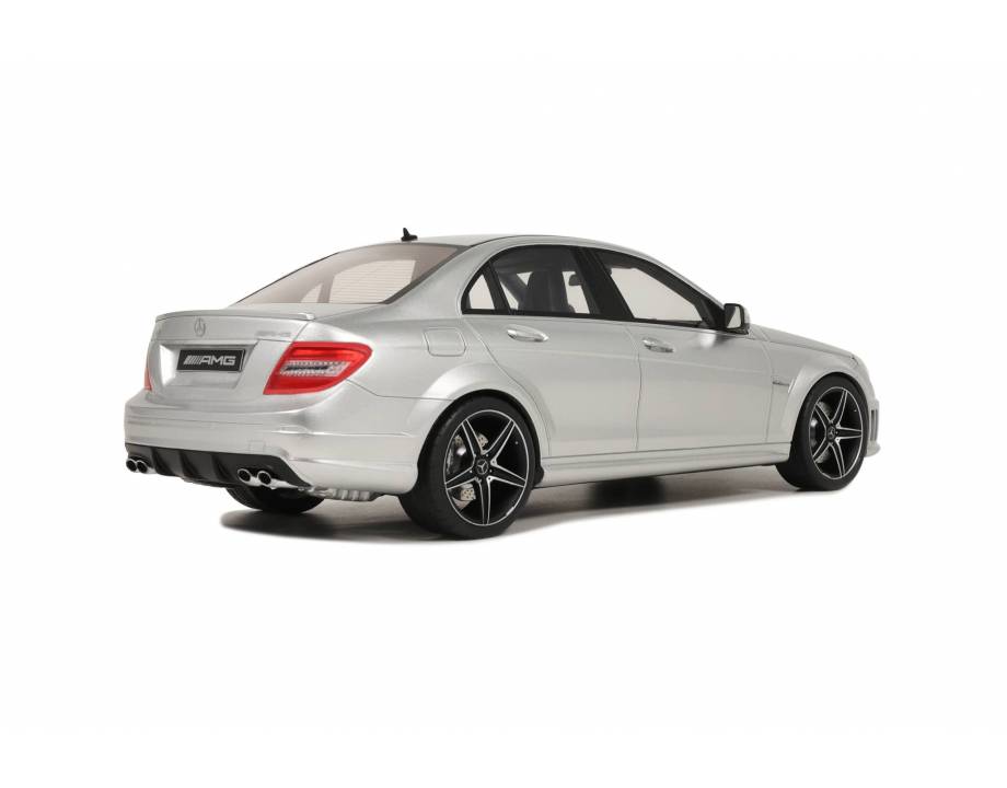 1:18 MERCEDES-BENZ C63 AMG SILVER
