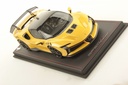 FERRARI SF90 XX STRADALE (GIALLO TRISTRATO) - EDICIÓN LIMITADA 99Uds. - MR COLLECTION + BASE