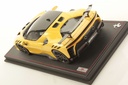 FERRARI SF90 XX STRADALE (GIALLO TRISTRATO) - EDICIÓN LIMITADA 99Uds. - MR COLLECTION + BASE