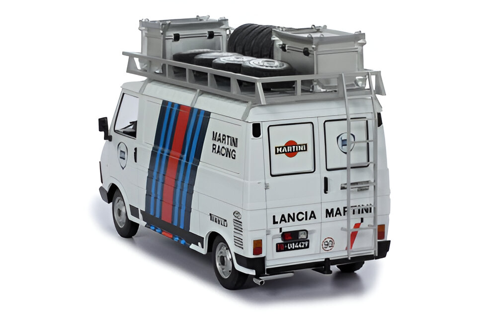 FIAT 242 MARTINI RALLY TEAM ASSISTANCE - 1986