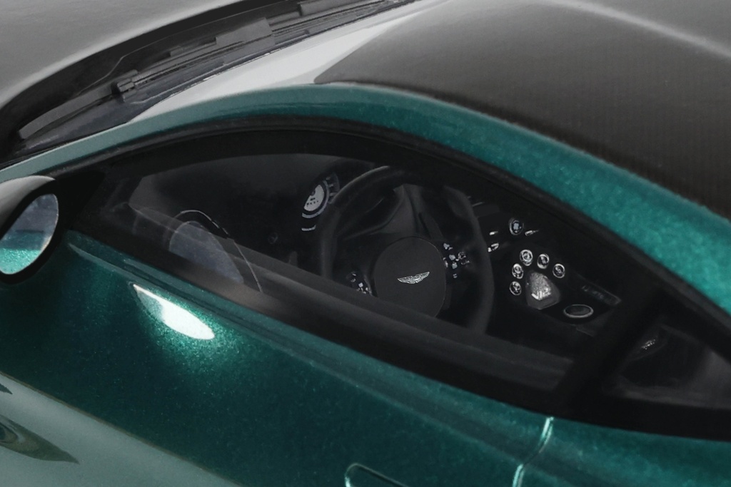 ASTON MARTIN V12 VANTAGE - 2023