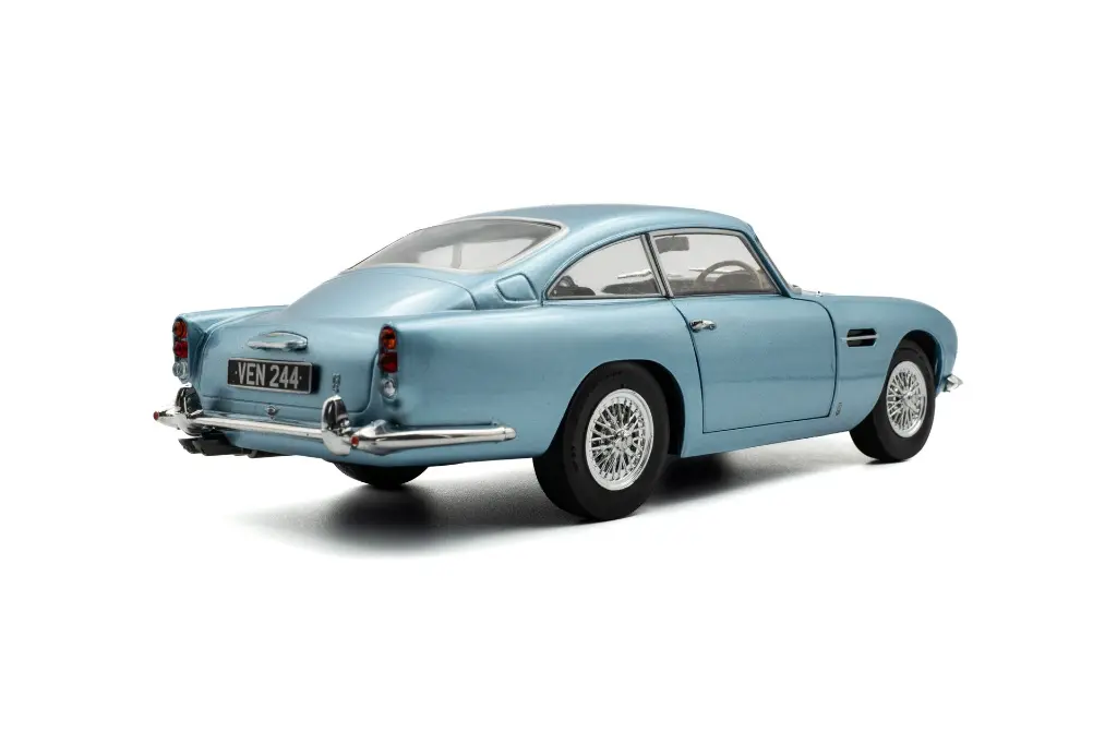 s1807104-aston-martin-db5-light-metallic-blue-1964-04.webp