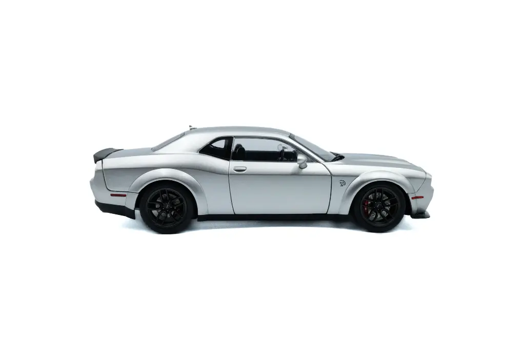 S1805711-SR.webp