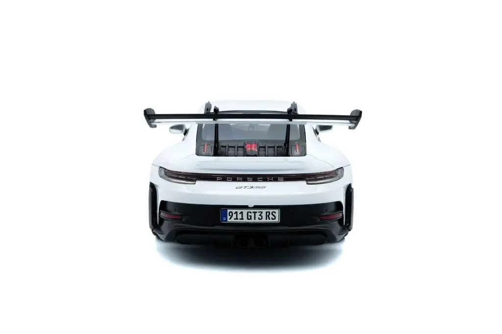 porsche-911-gt3-rs-white-with-blue-stripes-2024-03.webp