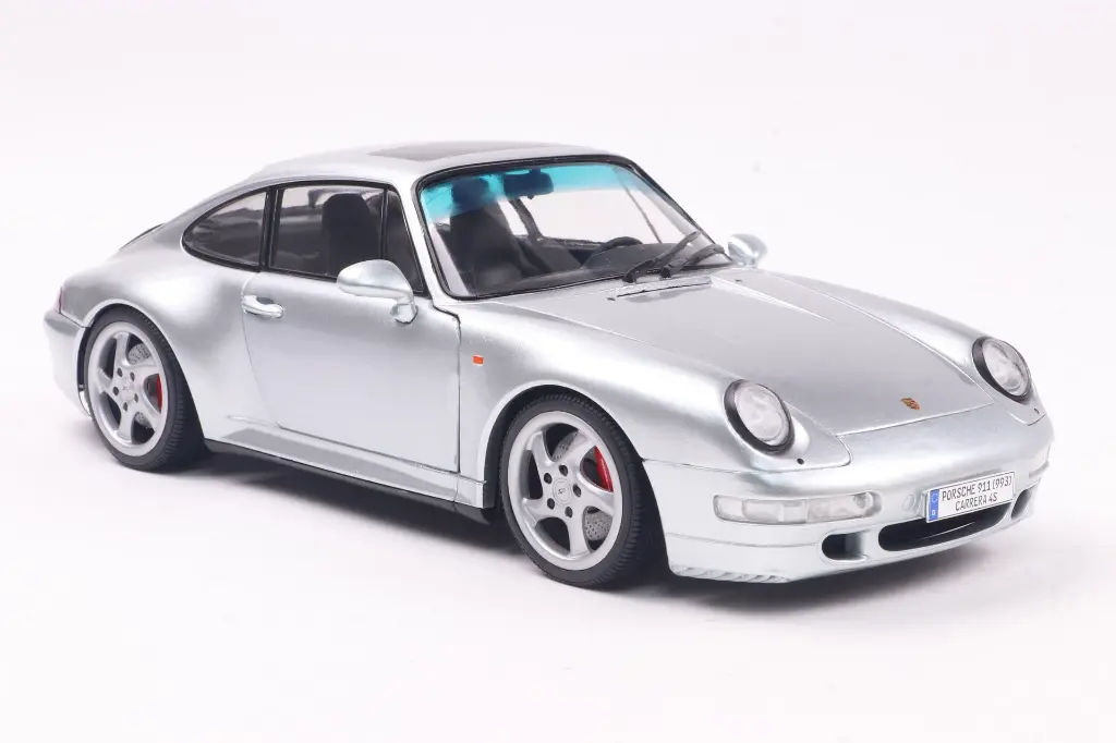 porsche-911-993-4s-polar-silver-1996-07.webp