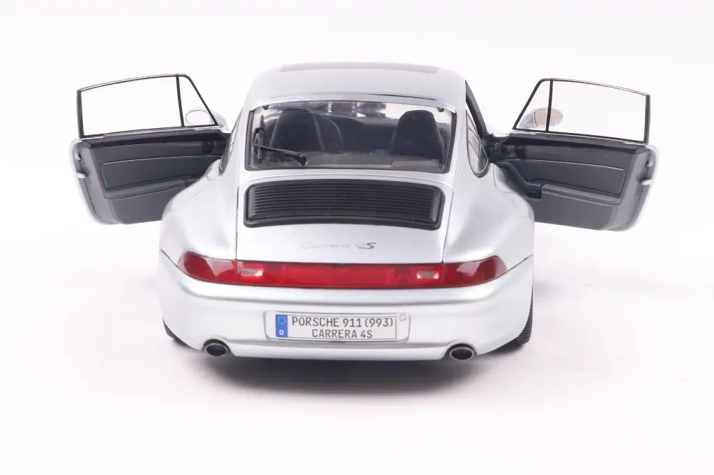porsche-911-993-4s-polar-silver-1996-10.webp