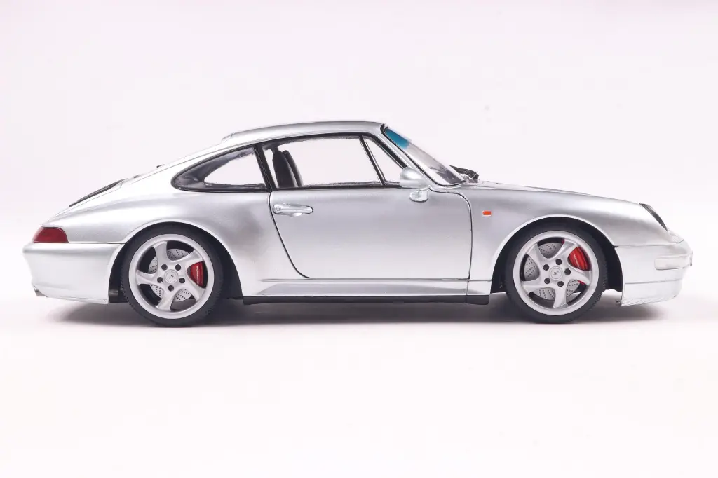 porsche-911-993-4s-polar-silver-1996-06.webp