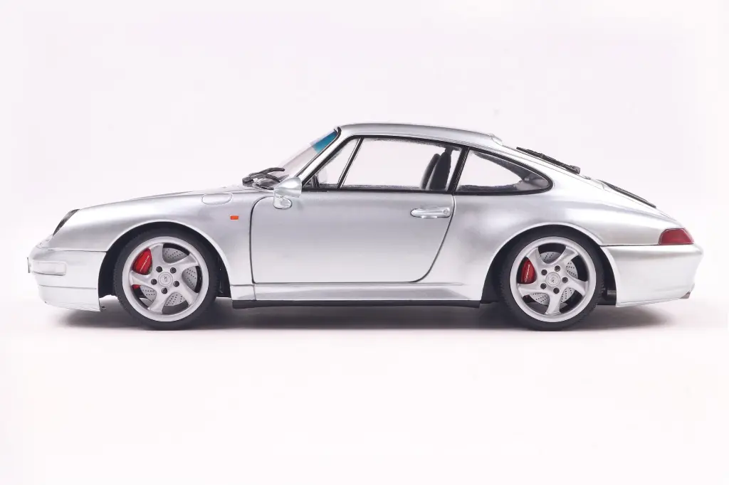 porsche-911-993-4s-polar-silver-1996-02.webp