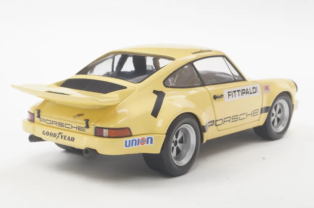 s1810703-porsche-911-iroc-1974-1-fittipaldi-05.webp