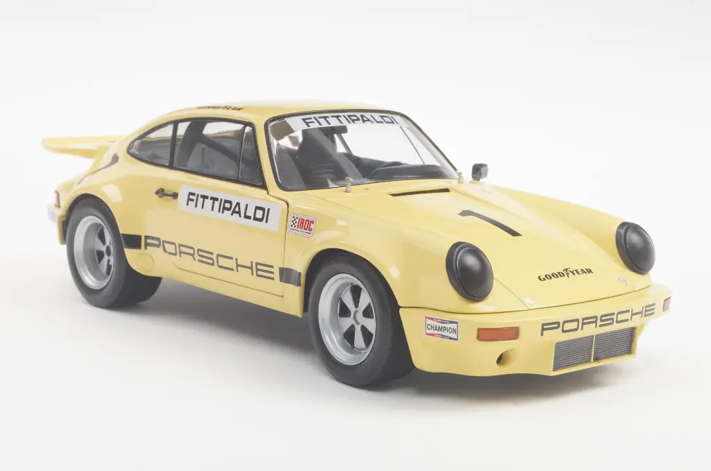 s1810703-porsche-911-iroc-1974-1-fittipaldi-07.webp