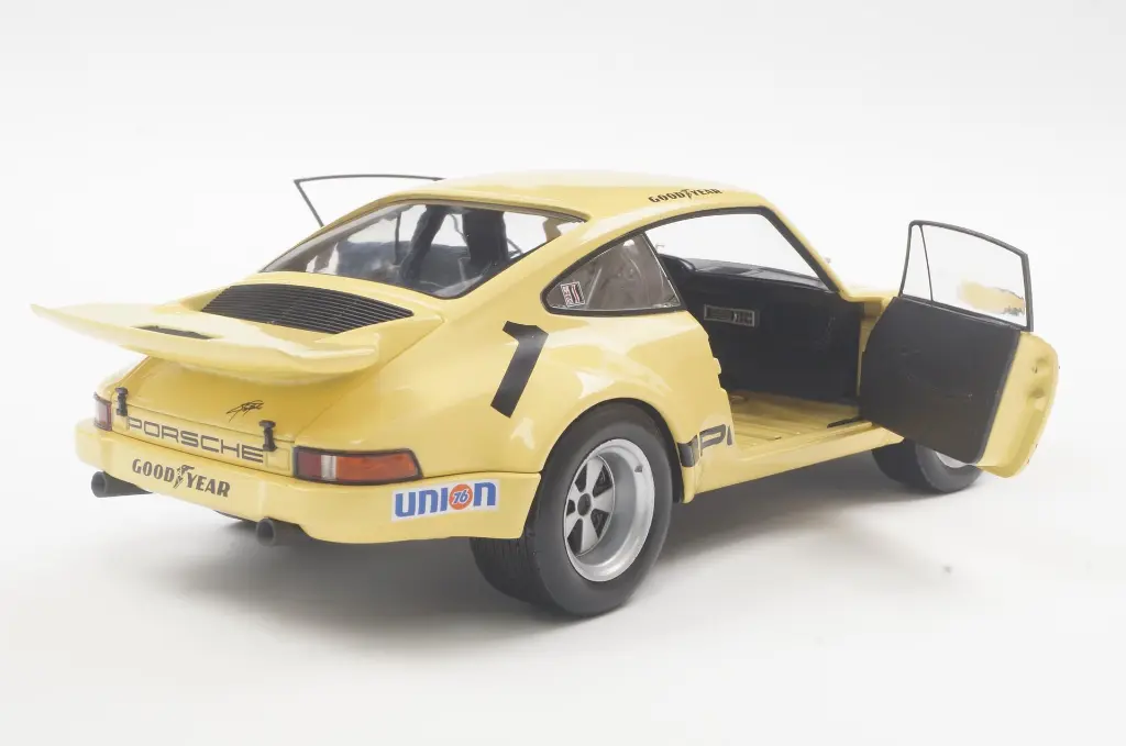 s1810703-porsche-911-iroc-1974-1-fittipaldi-11.webp