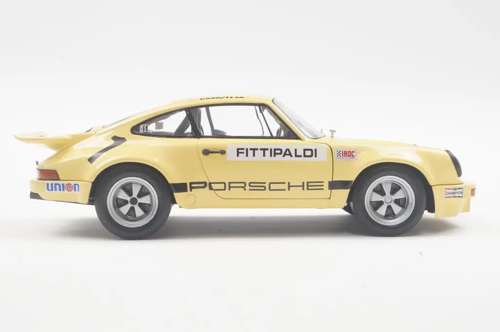 s1810703-porsche-911-iroc-1974-1-fittipaldi-06.webp