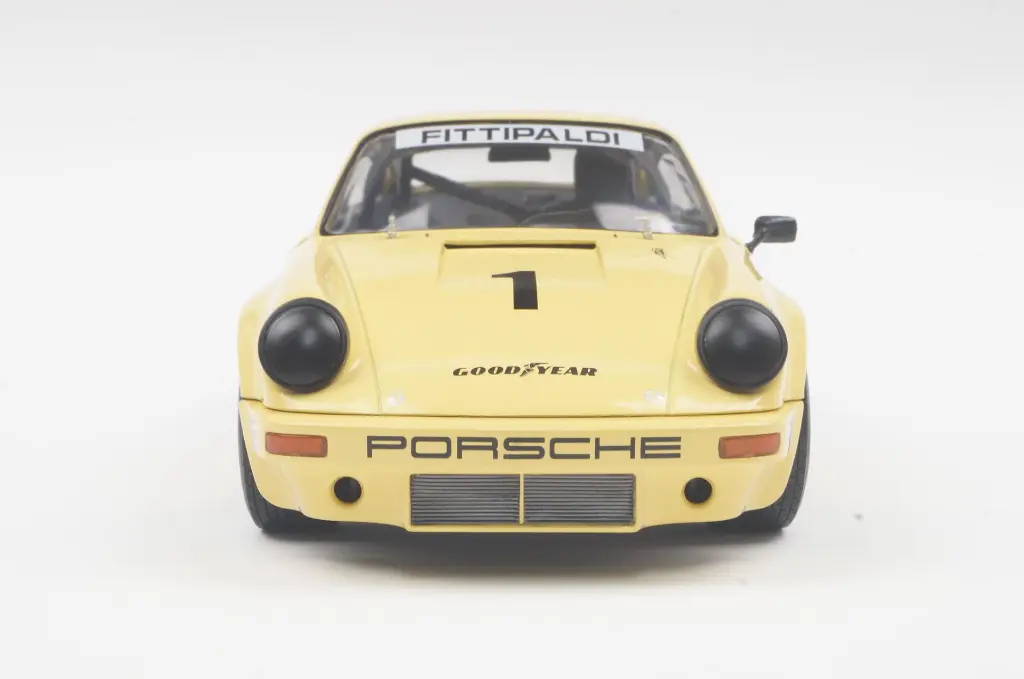 s1810703-porsche-911-iroc-1974-1-fittipaldi-08.webp