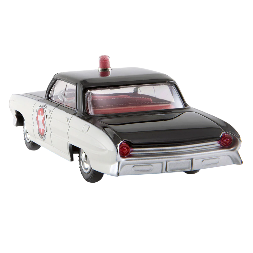 Oldsmobile-rear-1000px-Photoroom.png