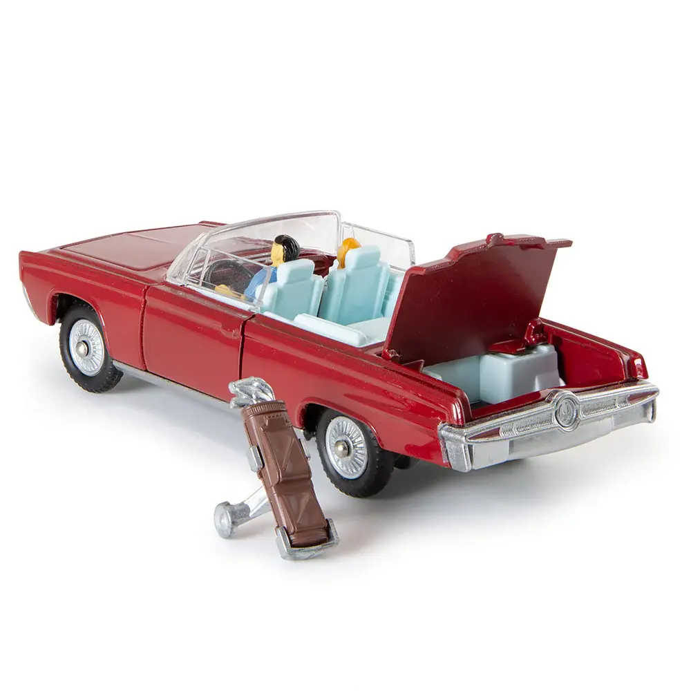 Chrysler-Imperial-boot-open-1000px.webp