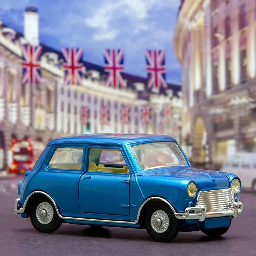 Mini-Magnifique-lifestyle2-sq-1000px.webp