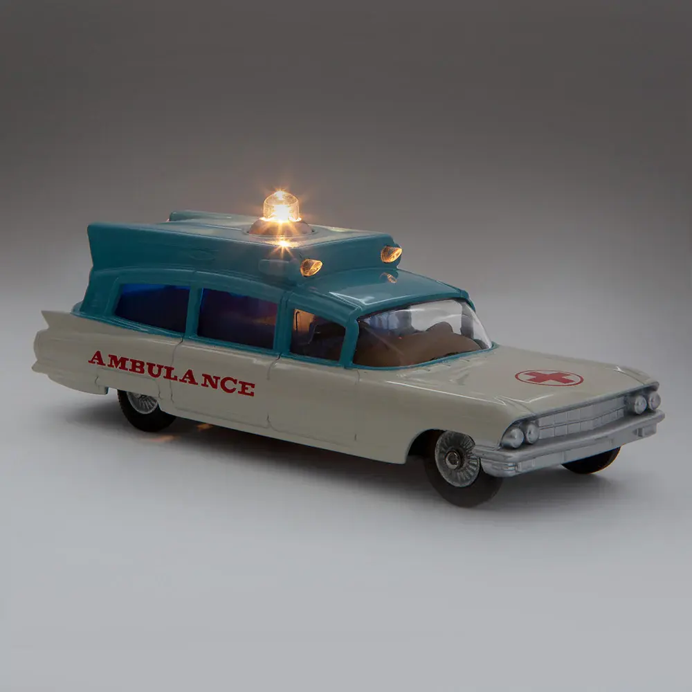 cadillac-ambulance-lighton-side-1000px.webp