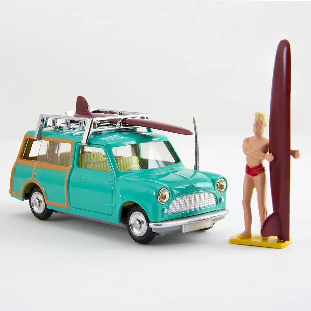 Mini-Countryman-Surfer-side-view-1000px.webp
