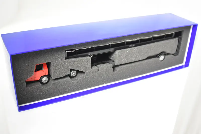 voitures-miniatures-minialuxe-Porte-Autos-rouge-12.webp