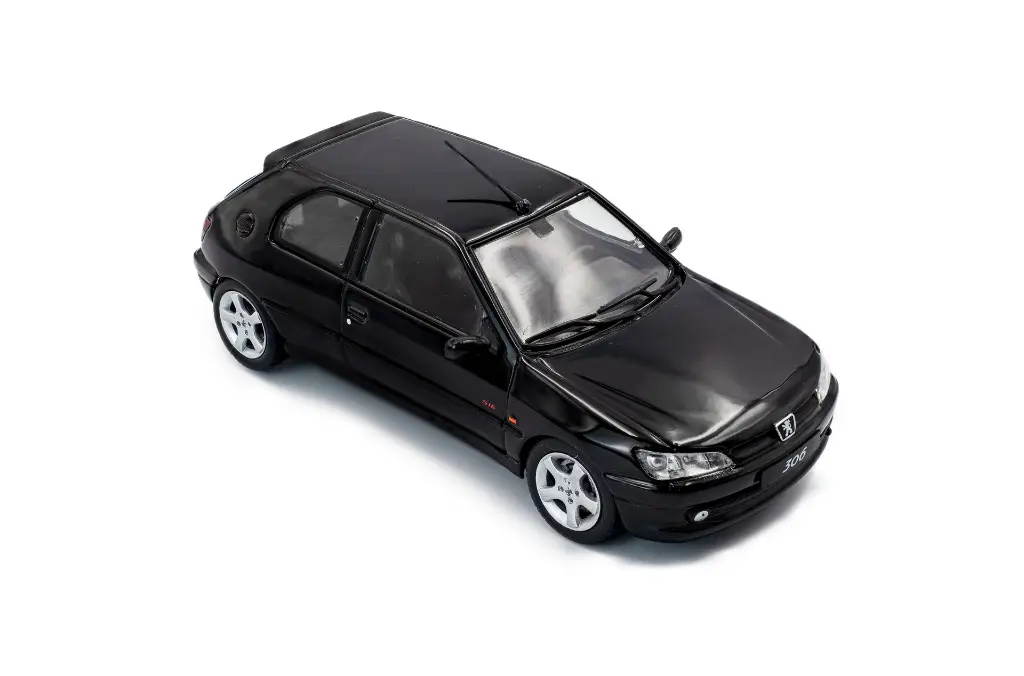 s4311405-peugeot-306-s16-noir-onyx-1994-08.webp