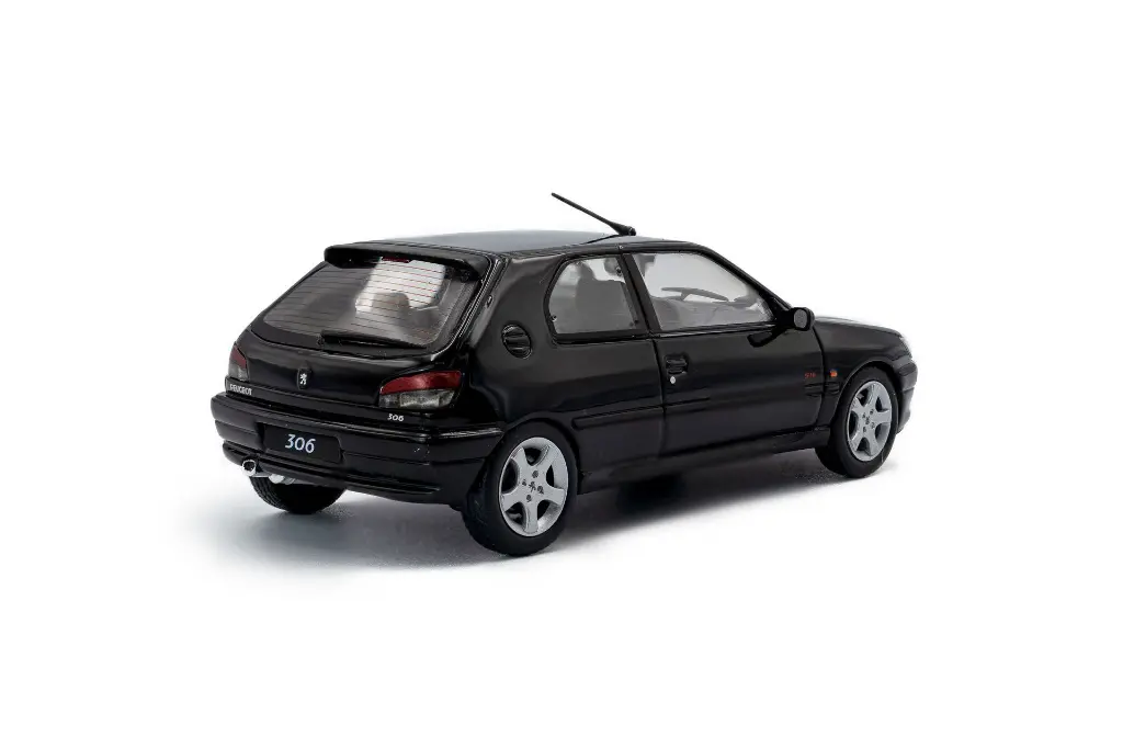 s4311405-peugeot-306-s16-noir-onyx-1994-04.webp