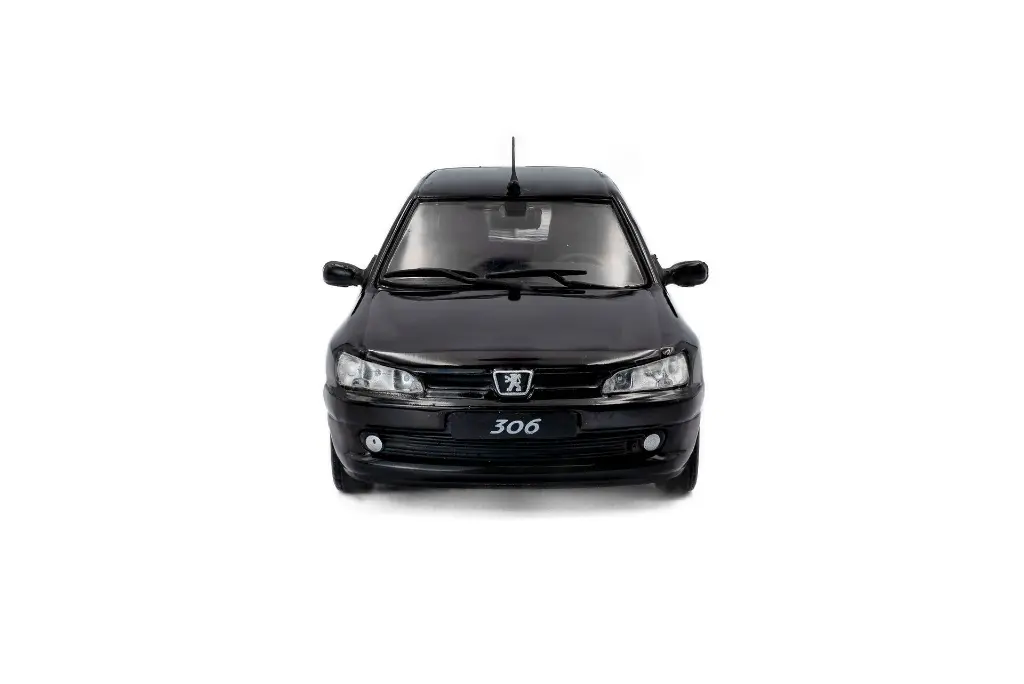 s4311405-peugeot-306-s16-noir-onyx-1994-06.webp