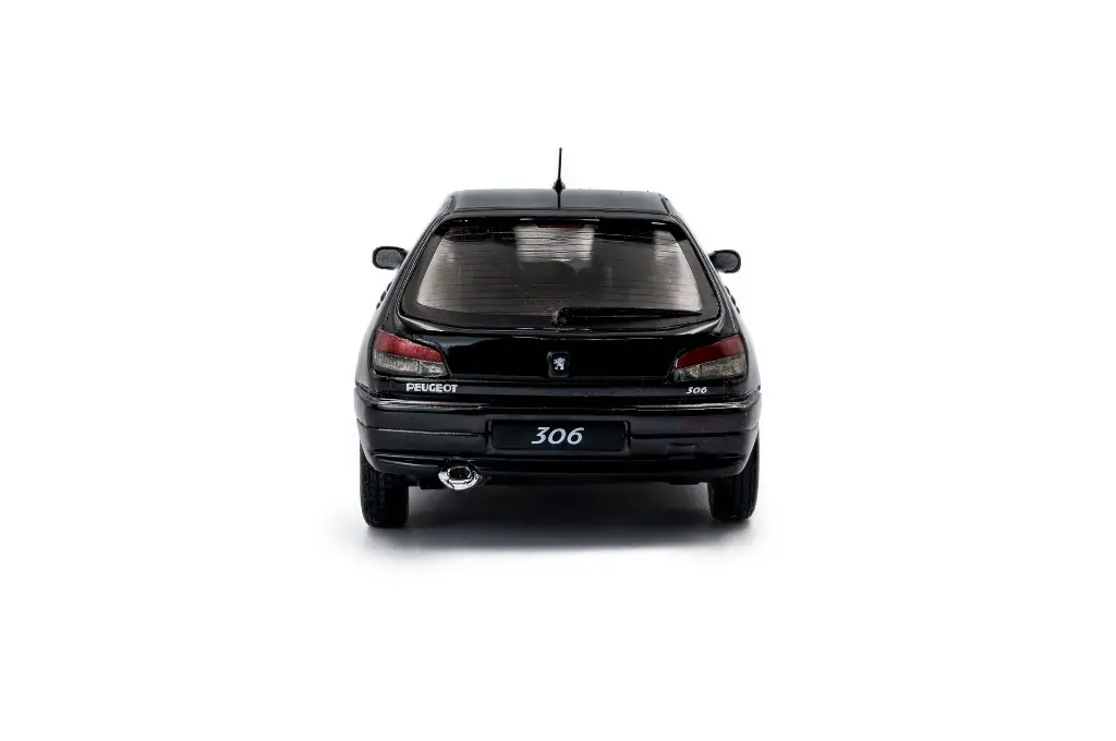 s4311405-peugeot-306-s16-noir-onyx-1994-03.webp