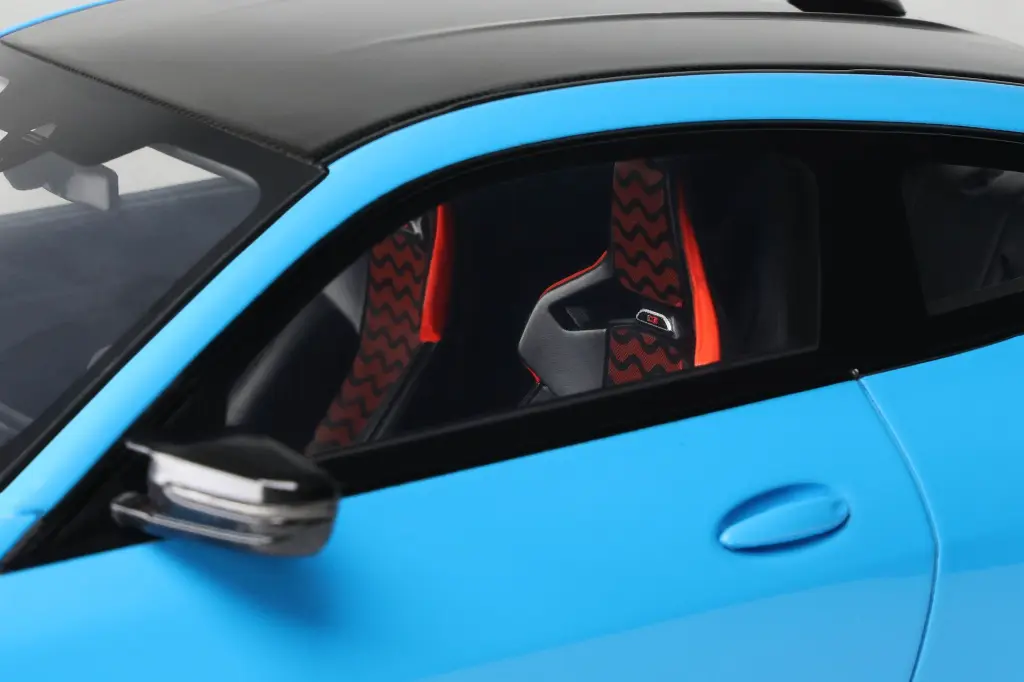 1-18-bmw-m4-cs-riviera-blue-2024-08.webp
