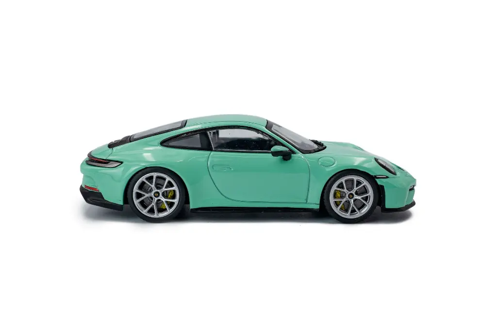 s4316503-porsche-911-992-gt3-touring-mint-green-2023-05.webp