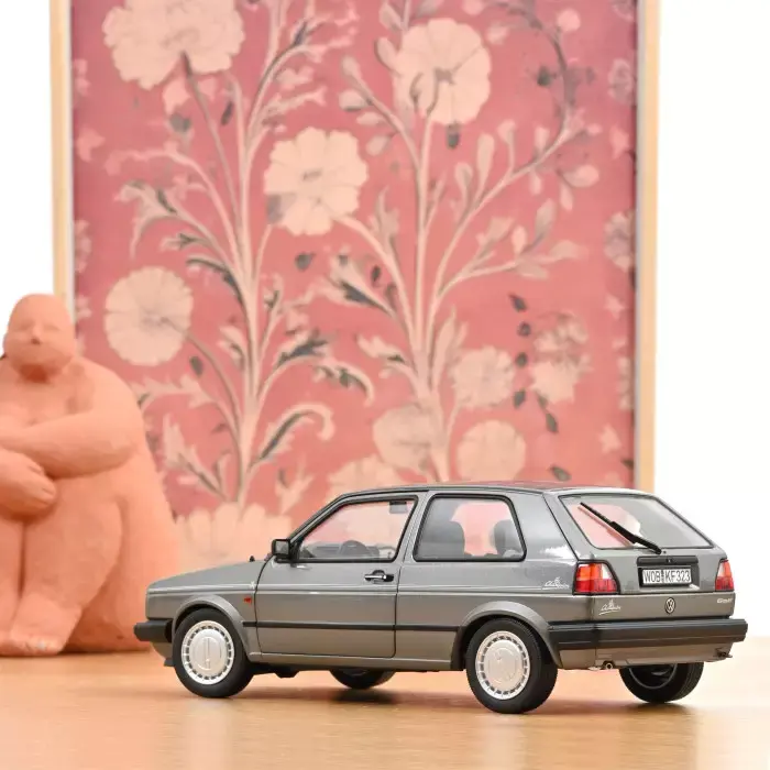 vw-golf-champion-1990-gris-metallise-1-18 (2).webp