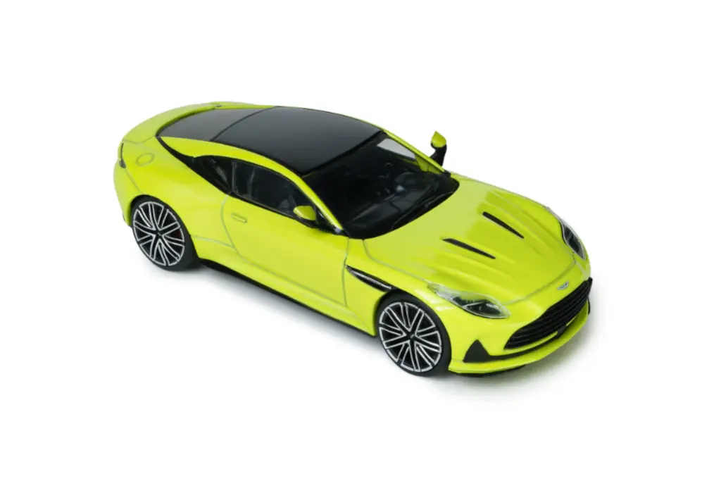 aston-martin-db12-lime-essence-2023-10.webp