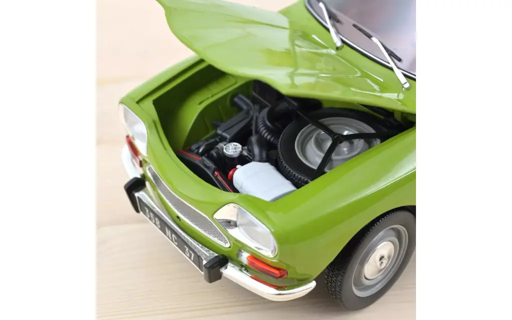 citroen-ami-8-club-1969-iris-vert-1-18 (2).webp