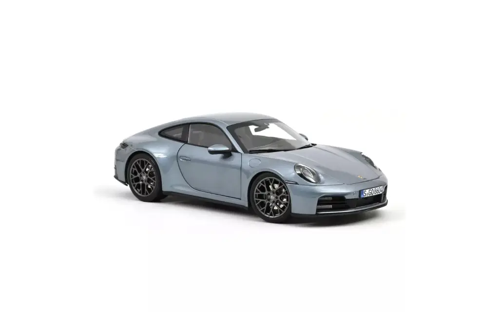 porsche-911-carrera-2025-964-polarsilvermetallic-1-18 (5).webp