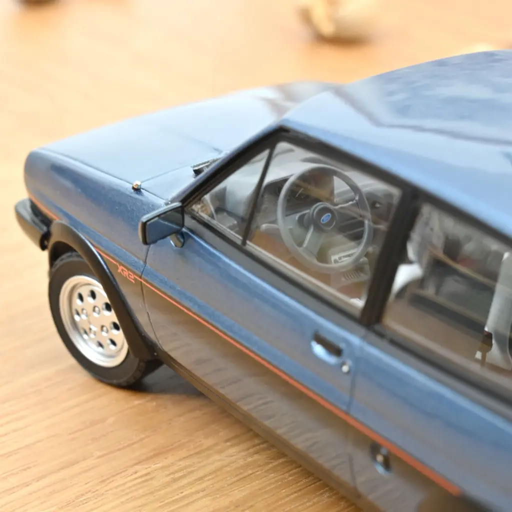 ford-fiesta-xr2-1981-bleu-metallise-1-18 (2).webp