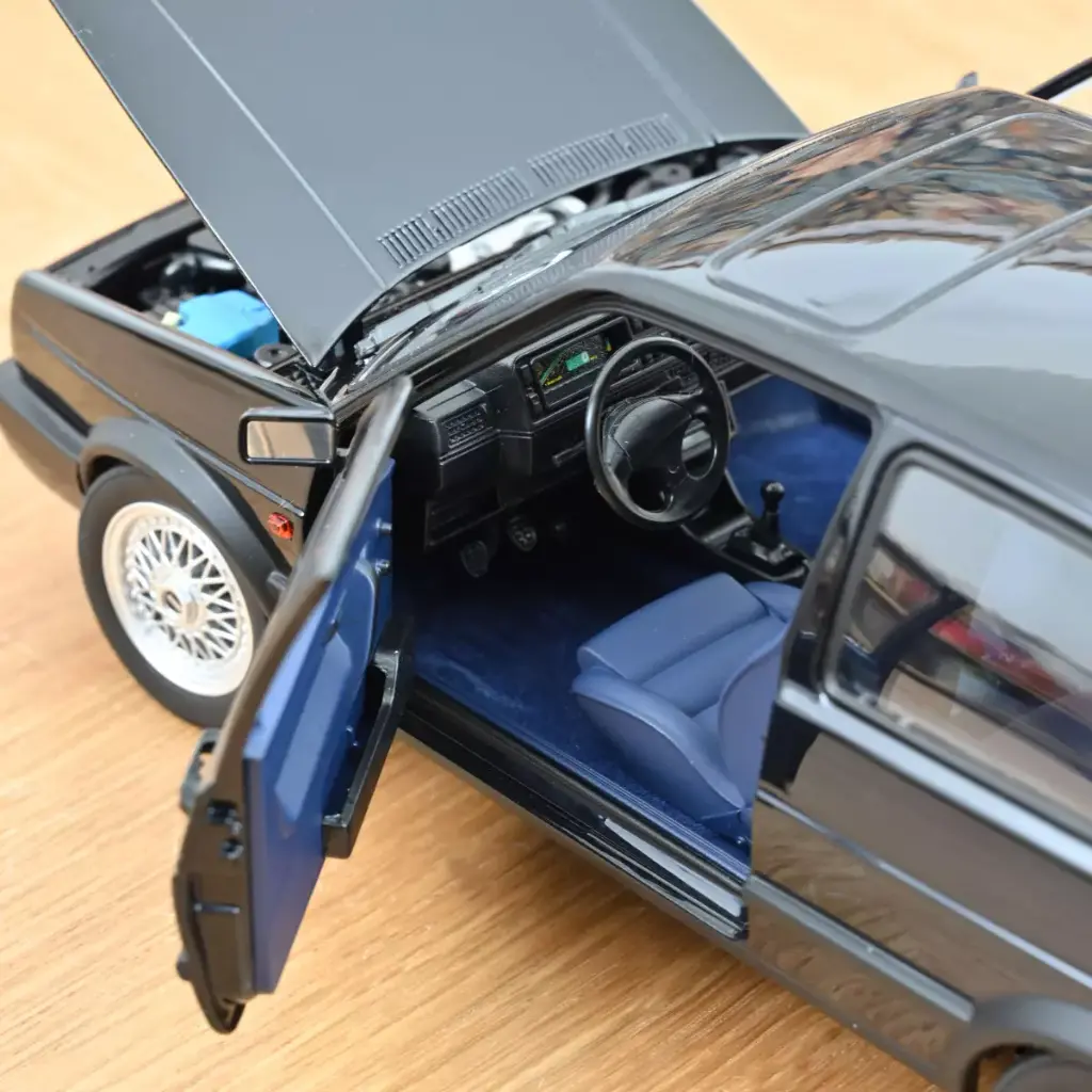 vw-golf-gti-edition-blue-1991-bleu-clair-de-lune-metallise-1-18 (3).webp