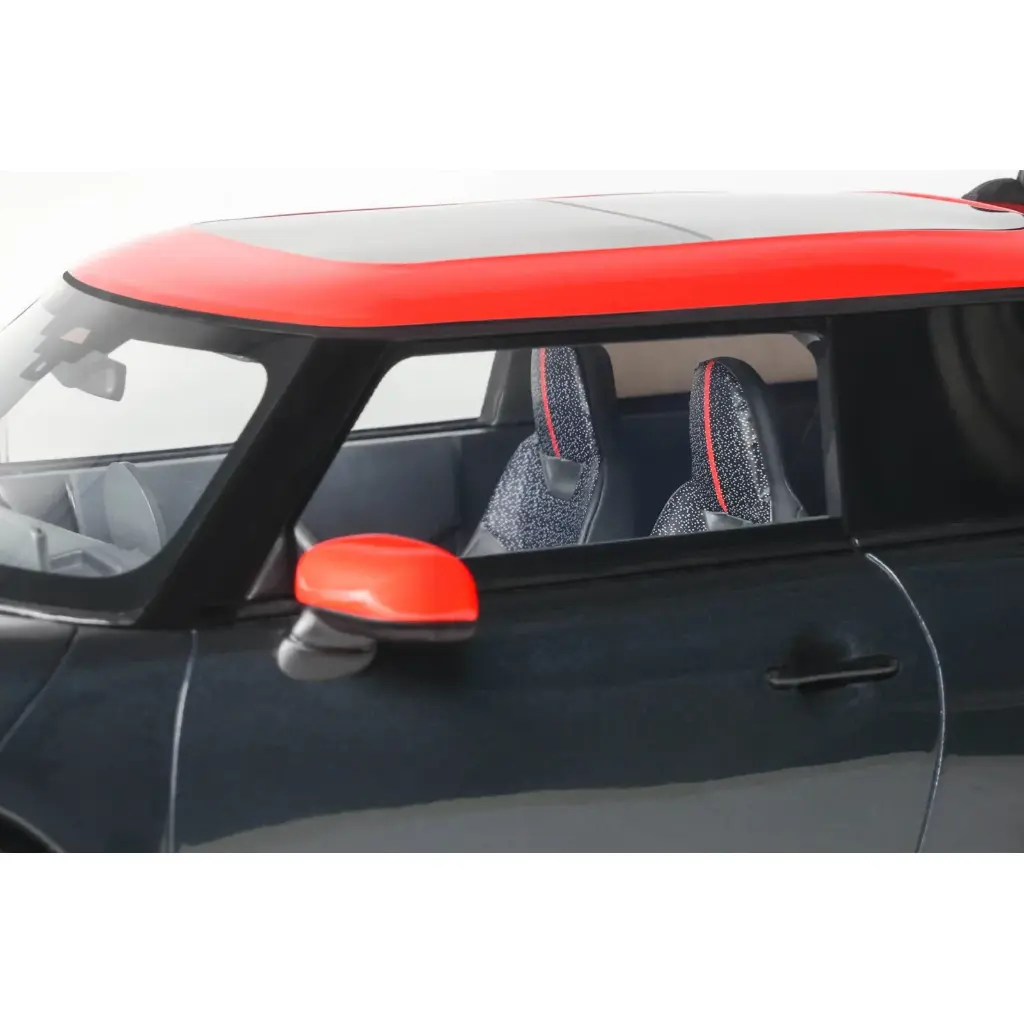 mini-cooper-jcw-legend-grey-2024 (8).webp