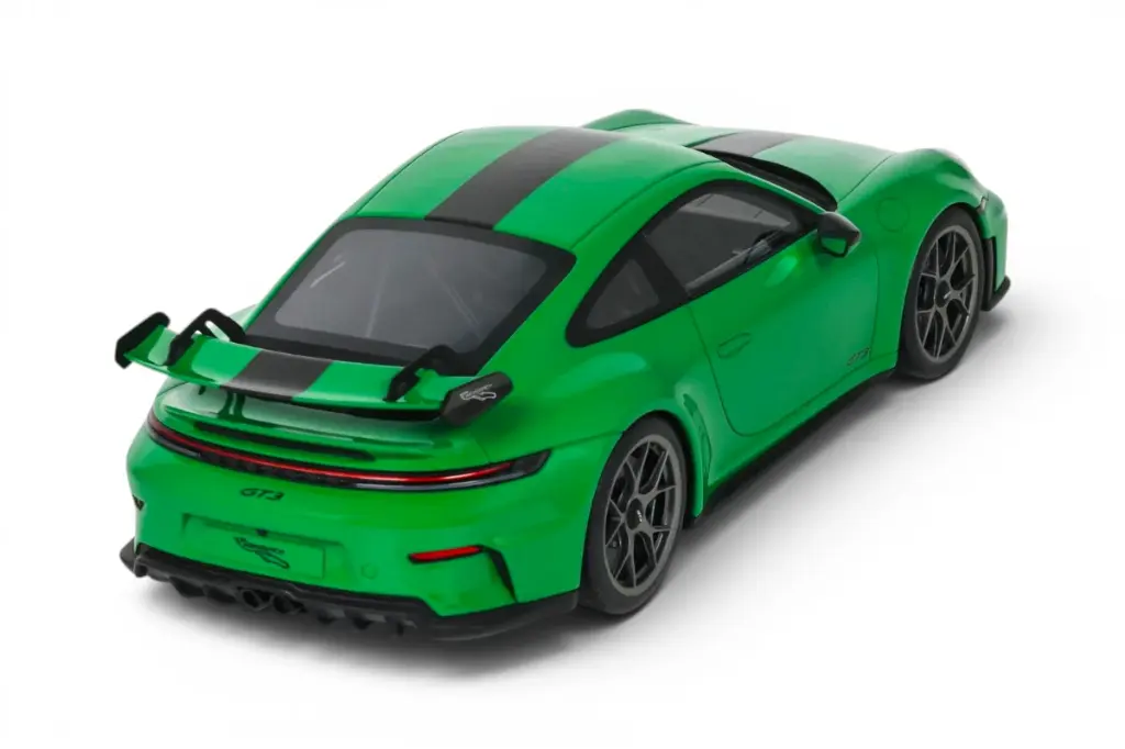 gt576-porsche-911-gt3-python-green-4.webp