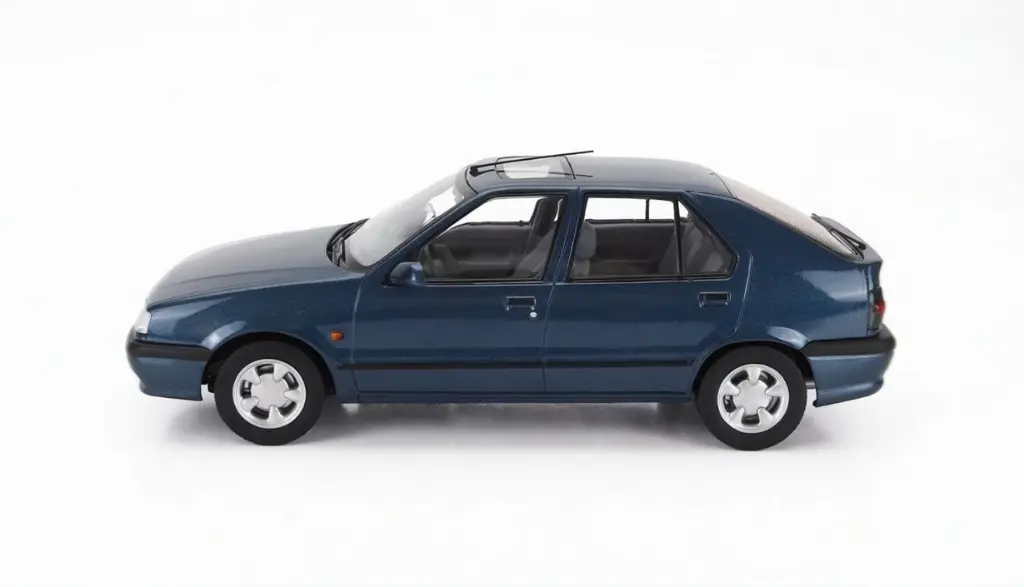 RENAULT 19 SIDE.webp