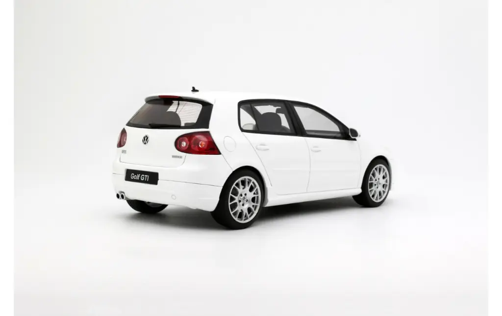 volkswagen-golf-v-gti-edition-30-candy-white-lb9a-2007 (1).webp